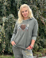 Naloži sliko v pregledovalnik galerij, MAJČKA WILD HEART
