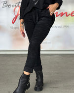 Naloži sliko v pregledovalnik galerij, HLAČE ŽAMET LOOK
