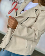 Naloži sliko v pregledovalnik galerij, JAKNA URBANA CHIC
