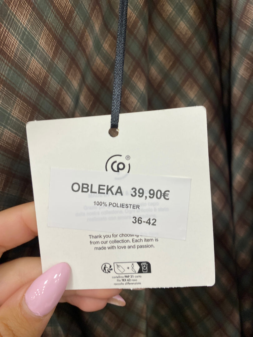 OBLEKA KARA