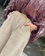 Naloži sliko v pregledovalnik galerij, HLAČE VELVET CHARM
