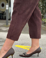 Naloži sliko v pregledovalnik galerij, HLAČE CORD ELEGANCE
