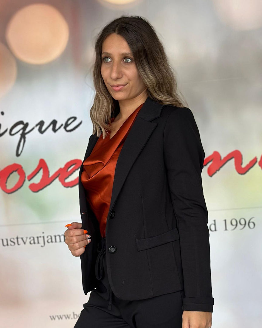 JAKNA POWER CHIC