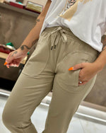 Naloži sliko v pregledovalnik galerij, HLAČE RELAX
