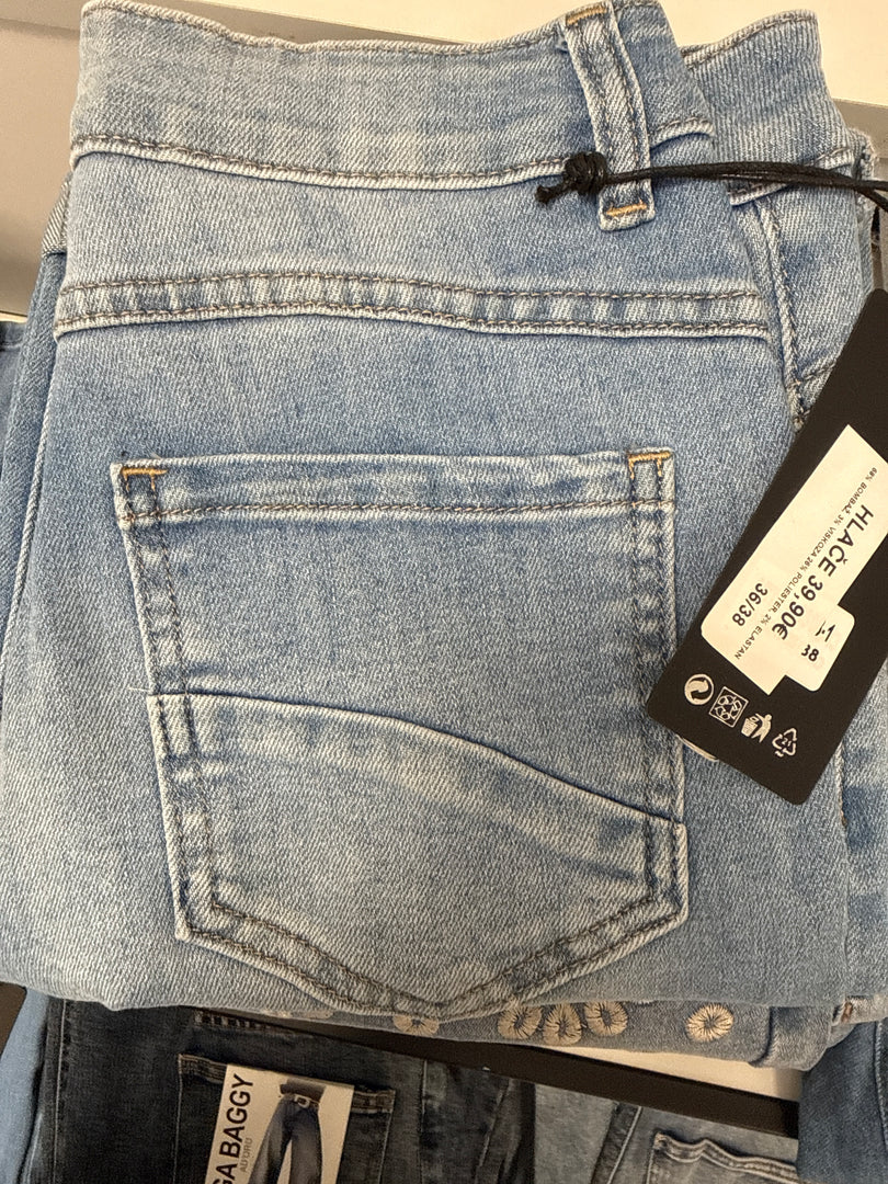 HLAČE JEANS STRAIGHT