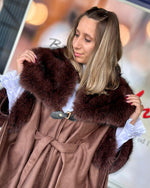 Naloži sliko v pregledovalnik galerij, PLAŠČ ROYAL ELEGANCE
