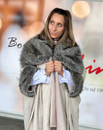 Naloži sliko v pregledovalnik galerij, PLAŠČ ROYAL ELEGANCE
