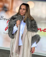 Naloži sliko v pregledovalnik galerij, PLAŠČ ROYAL ELEGANCE
