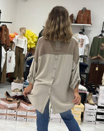 Naloži sliko v pregledovalnik galerij, SRAJČKA CASUAL CHIC
