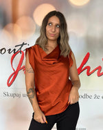 Naloži sliko v pregledovalnik galerij, MAJICA SILKY ELEGANCE
