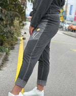 Naloži sliko v pregledovalnik galerij, HLAČE PEACE &amp; SHINE
