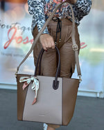 Naloži sliko v pregledovalnik galerij, TORBICA CITY CHARM
