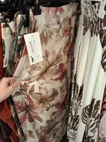 Naloži sliko v pregledovalnik galerij, KRILO FLOWERS