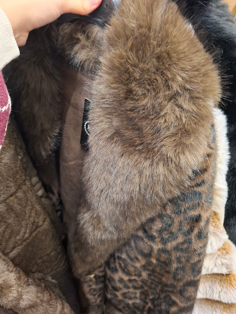 JAKNA LEOPARD